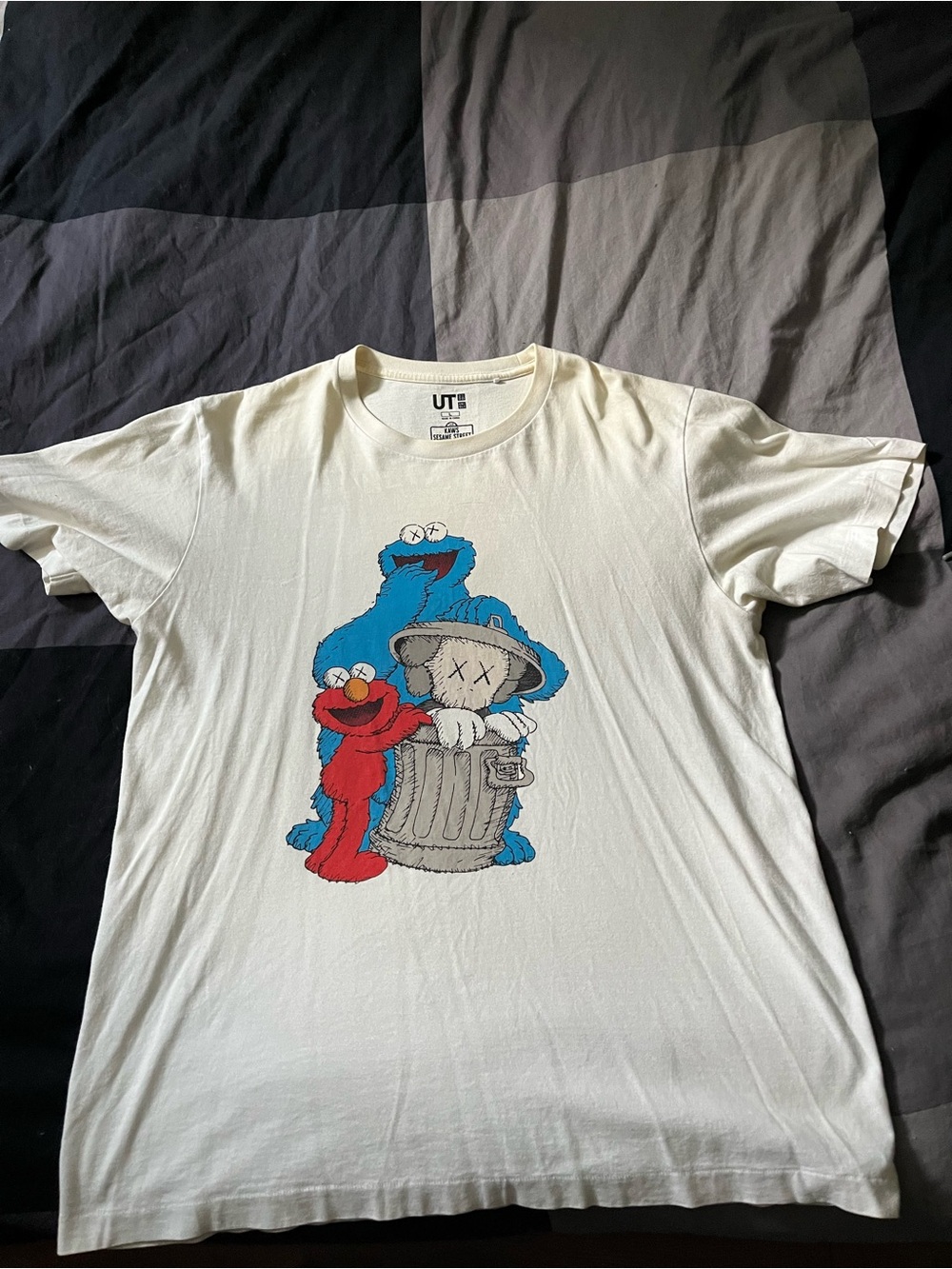 Kaws X Sesame Street t shirt